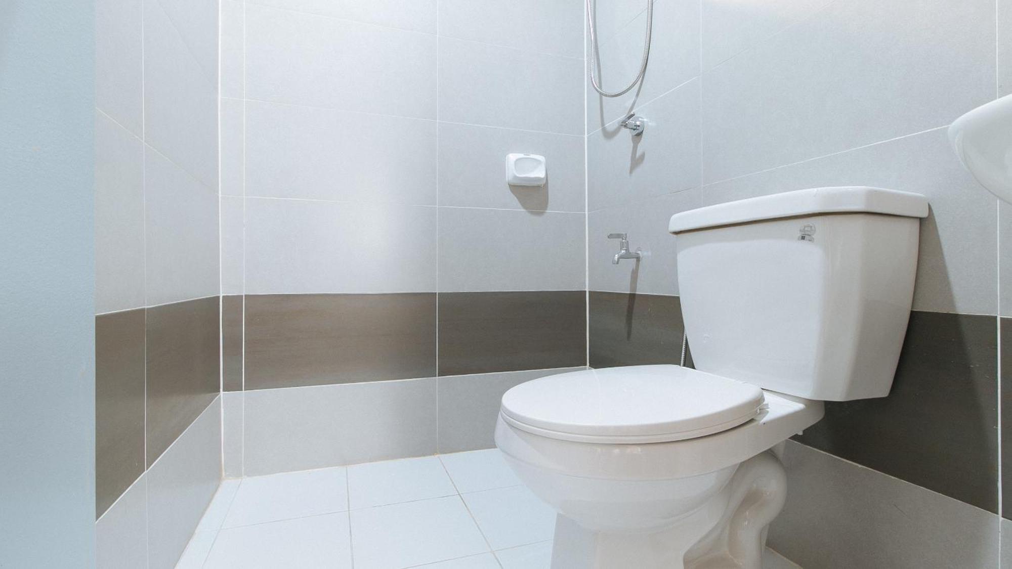 Reddoorz Plus @ Torre De Manuel Residences 1 Quezon City Exterior photo