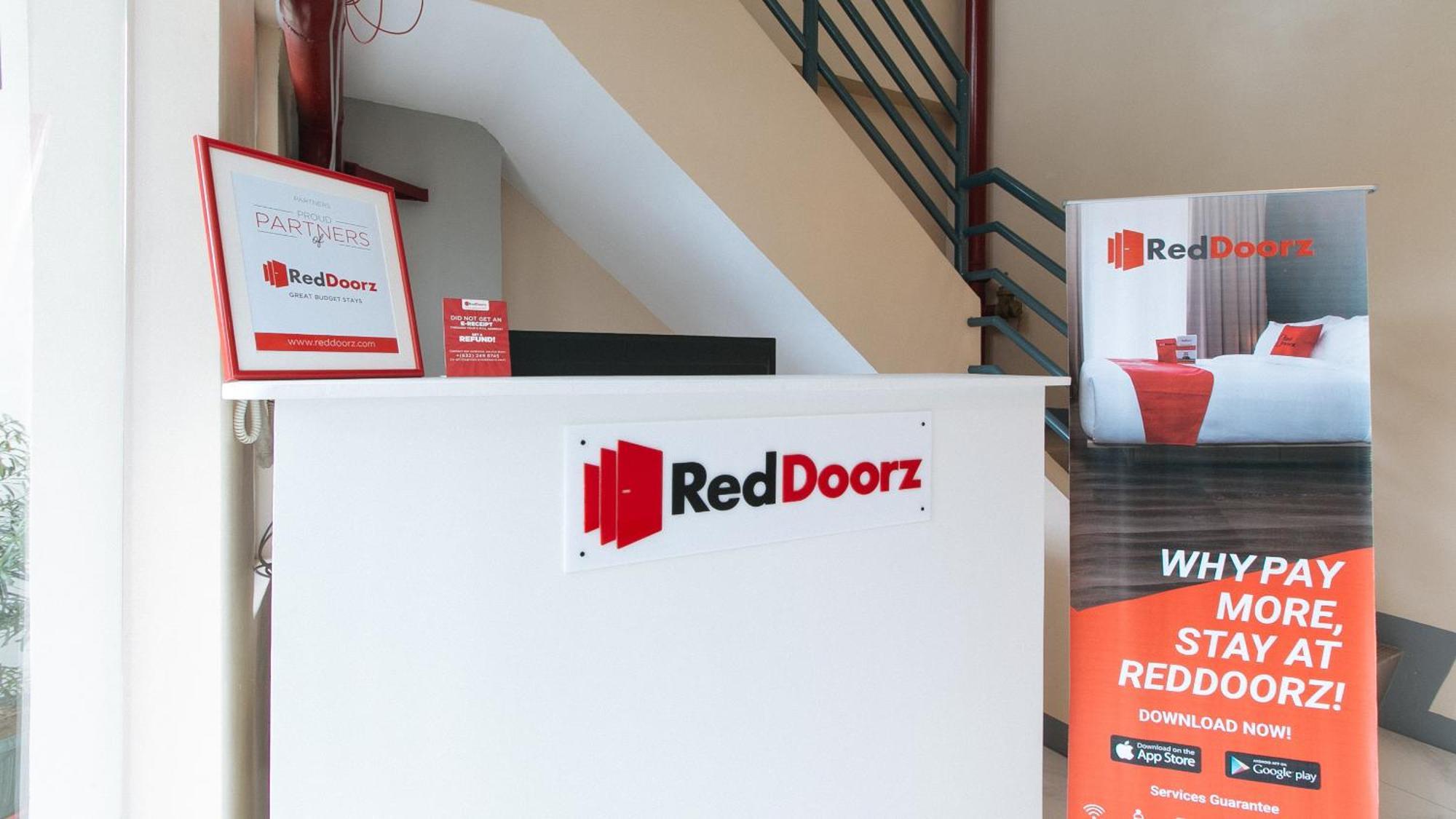 Reddoorz Plus @ Torre De Manuel Residences 1 Quezon City Exterior photo