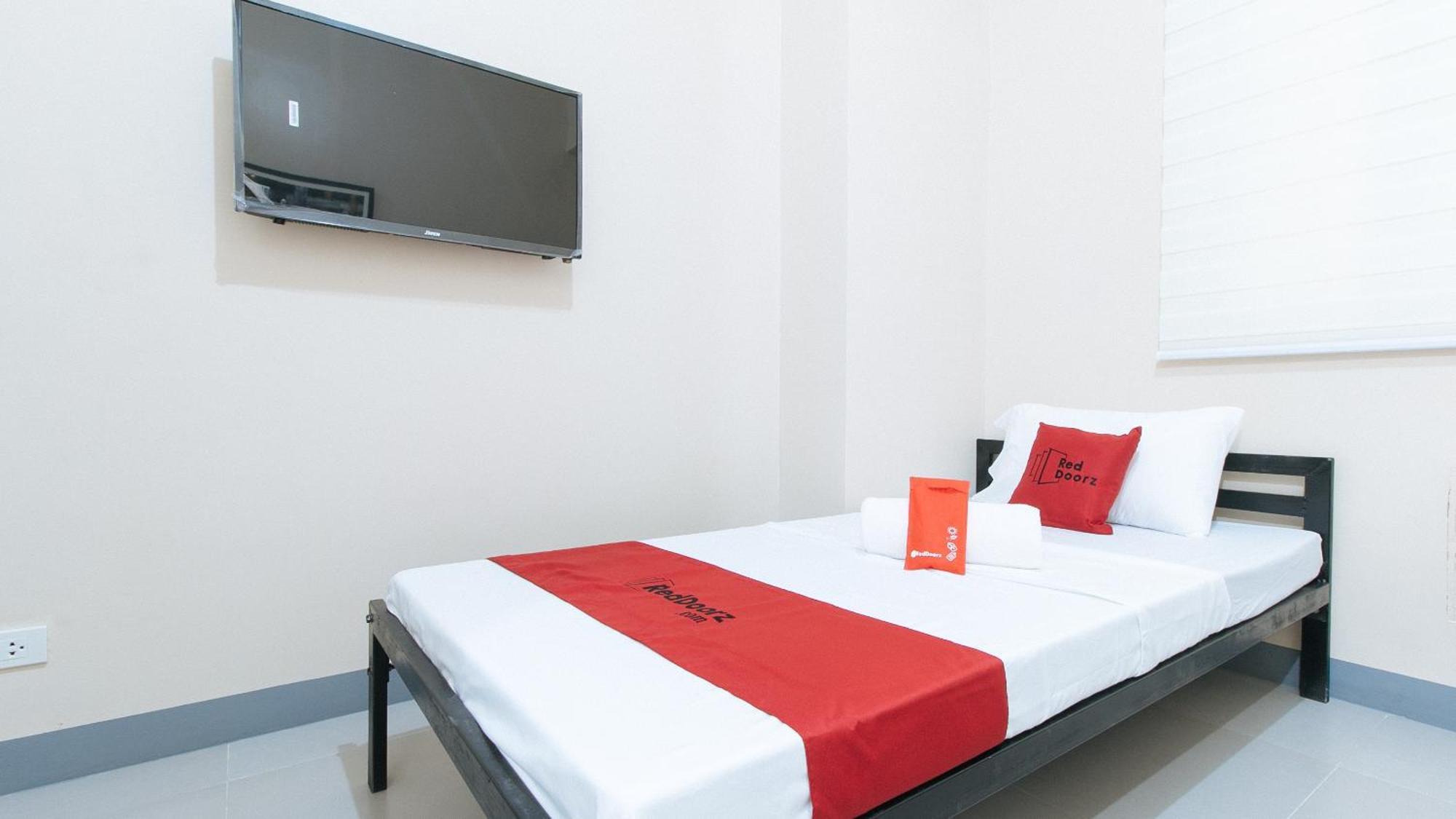 Reddoorz Plus @ Torre De Manuel Residences 1 Quezon City Exterior photo