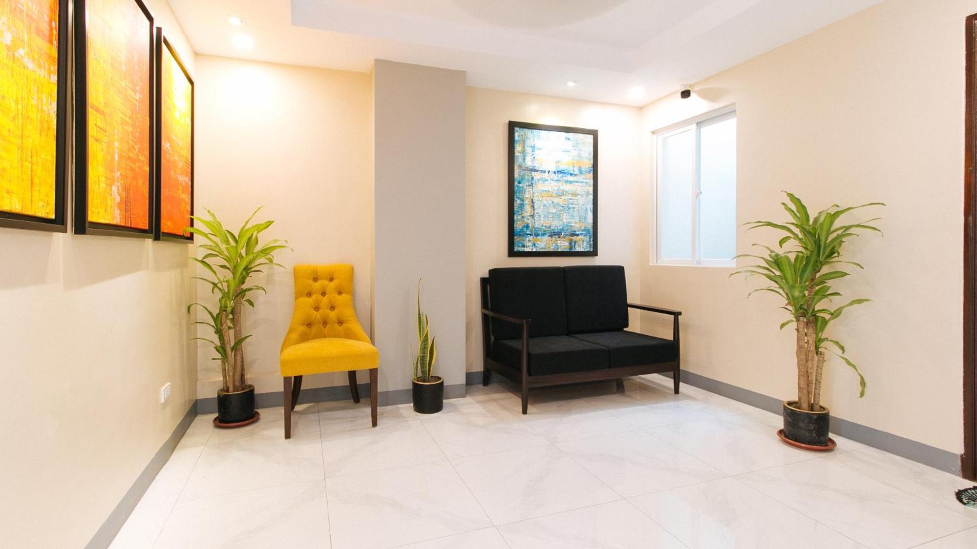 Reddoorz Plus @ Torre De Manuel Residences 1 Quezon City Exterior photo